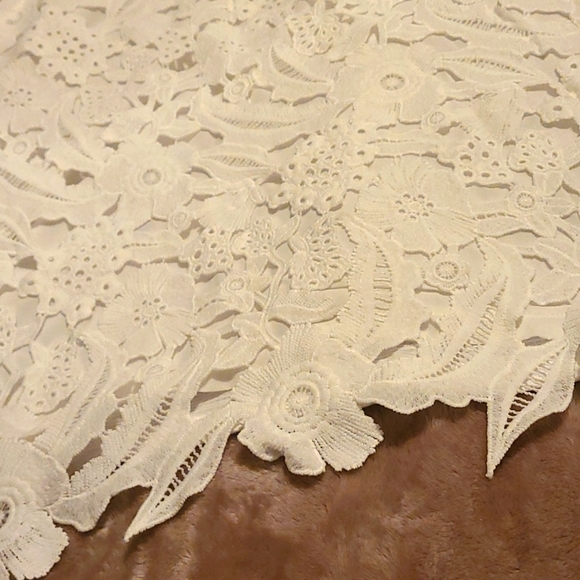 Mystree White Lace Back Tank - Picture 4 of 4